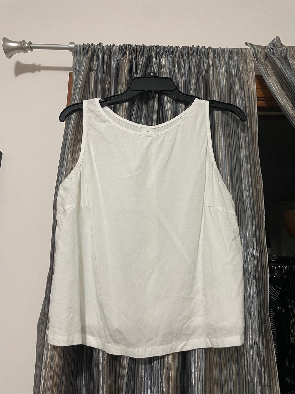 White Tank Button Back - Picture 5 of 10